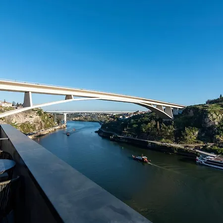 Unique T2 W/ Top View Of The River By Lovelystay Porto